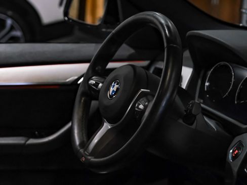 Used 2019 BMW X1 sDrive28i w/ M Sport Package FWD image 11