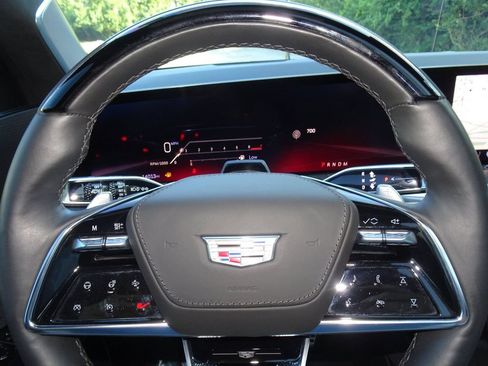 Used 2025 Cadillac Escalade V w/ LPO, ONYX Package AWD/4WD image 22