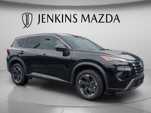 Used 2025 Nissan Rogue SV FWD image 1