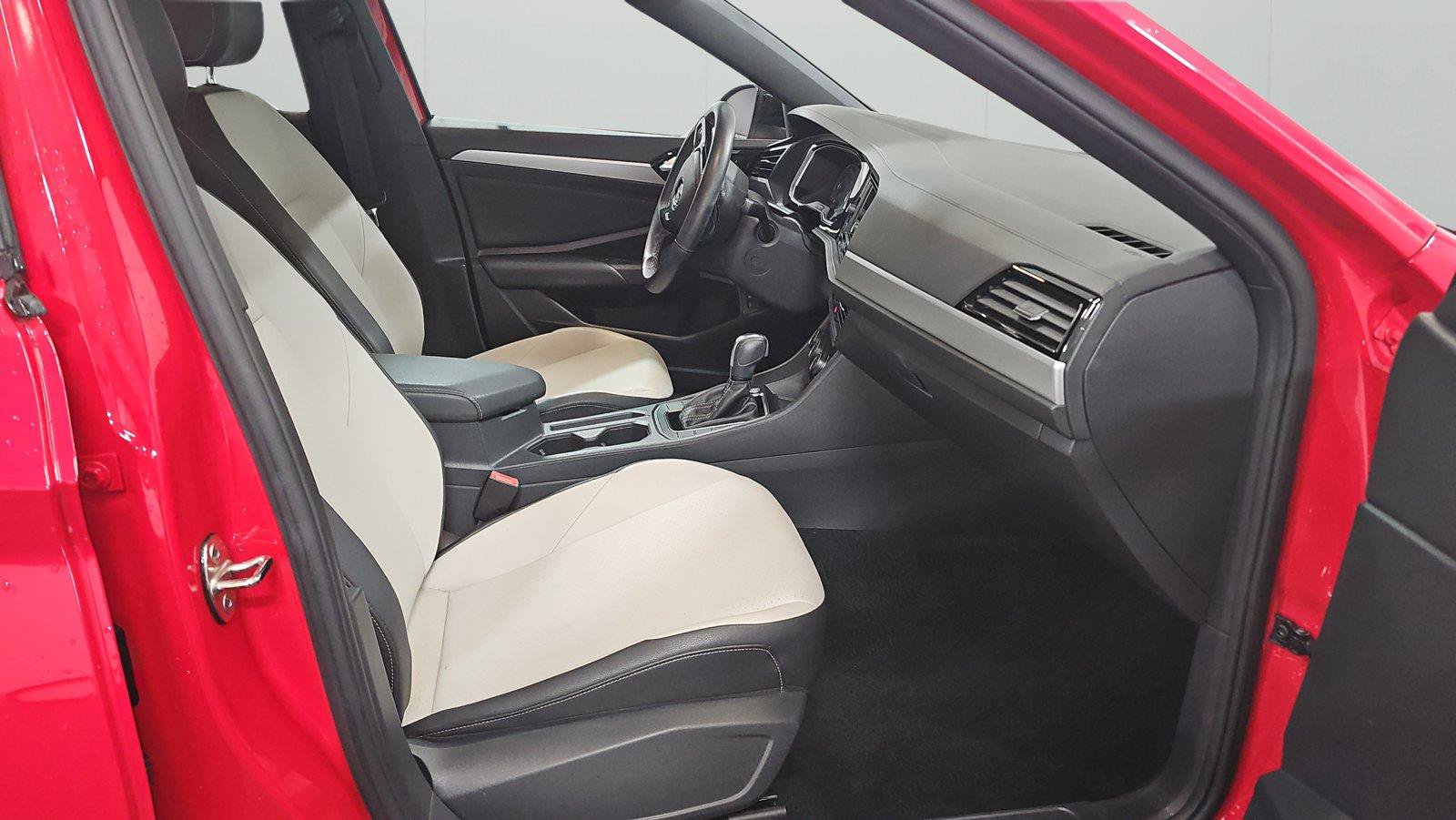 Used 2021 Volkswagen Jetta R-Line w/ R-Line Cold Weather Package FWD image 14