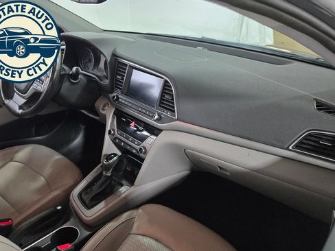 Used 2017 Hyundai Elantra Limited w/ Limited Ultimate Package 05 FWD image 39
