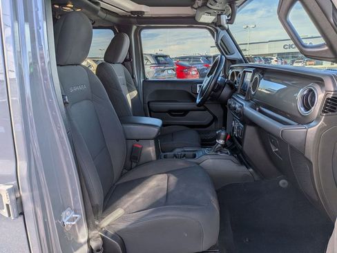 Used 2022 Jeep Wrangler Unlimited Sahara AWD/4WD image 27