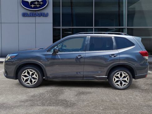 Used 2023 Subaru Forester Premium AWD/4WD image 7