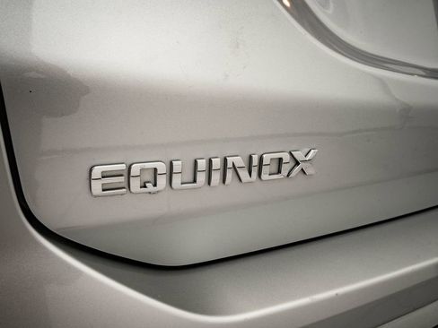 Used 2021 Chevrolet Equinox LT FWD image 18
