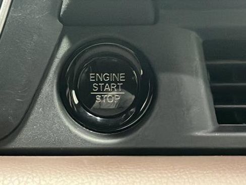 Used 2023 Honda Pilot Elite image 32