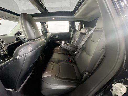 Used 2022 Jeep Cherokee Latitude Lux w/ Sun & Sound Group image 24