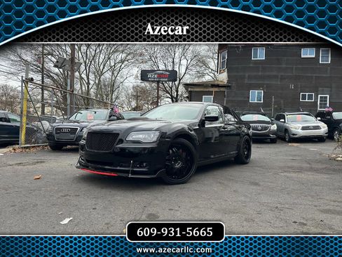 Used 2014 Chrysler 300 C image 1