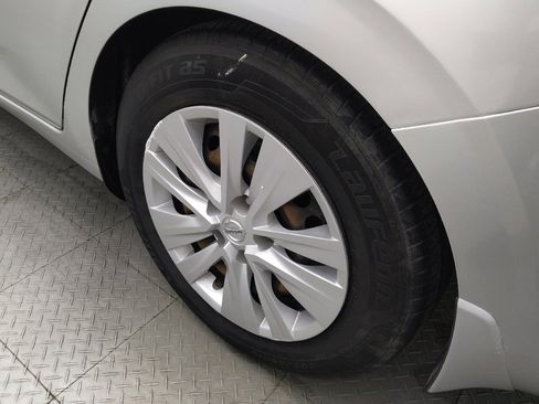 Used 2021 Nissan Sentra S w/ Lighting Package FWD image 31