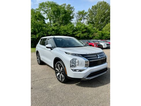 New 2026 Mitsubishi Outlander SE AWD/4WD image 3