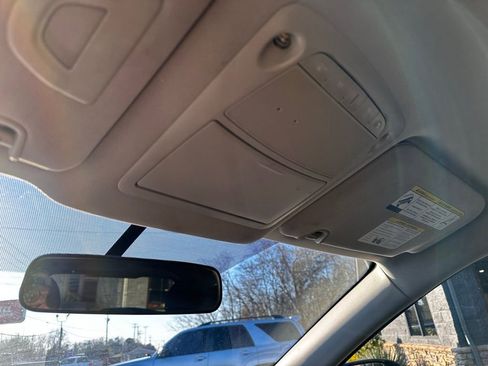 Used 2018 Nissan Rogue SV w/ Premium Package image 20