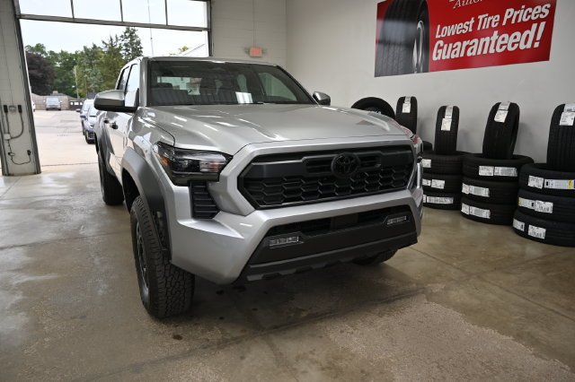 New 2026 Toyota Tacoma TRD Off-Road AWD/4WD image 3