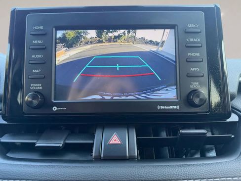 Used 2022 Toyota RAV4 LE AWD/4WD image 16