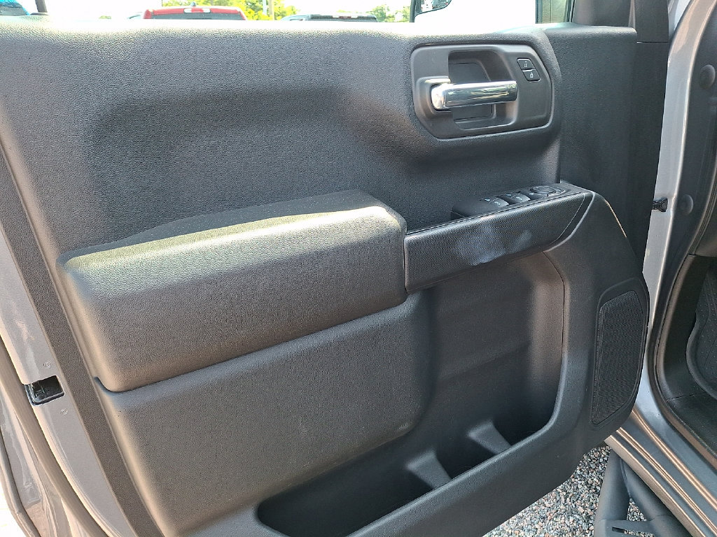 Used 2020 Chevrolet Silverado 1500 Custom w/ Custom Value Package AWD/4WD image 14