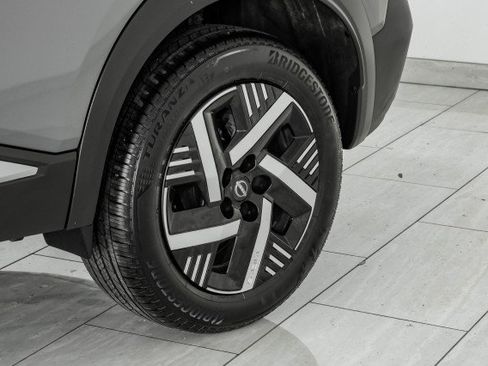 Used 2025 Nissan Kicks SV image 53