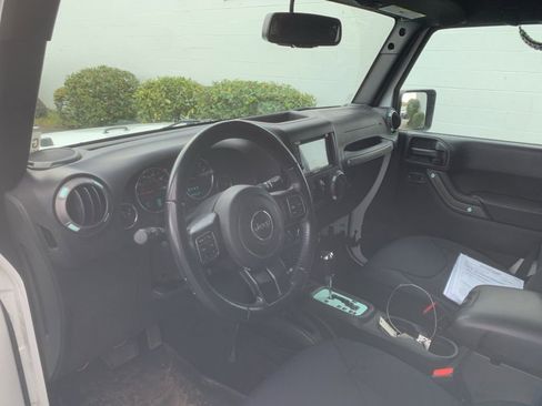 Used 2018 Jeep Wrangler Unlimited Sport S image 8