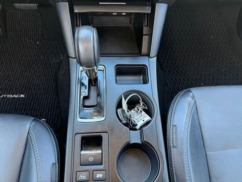 Used 2018 Subaru Outback 2.5i Limited image 17