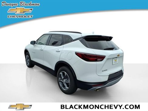 Used 2024 Chevrolet Blazer LT w/ Convenience Package FWD image 5