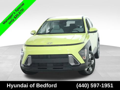 Used 2024 Hyundai Kona SEL AWD/4WD image 2