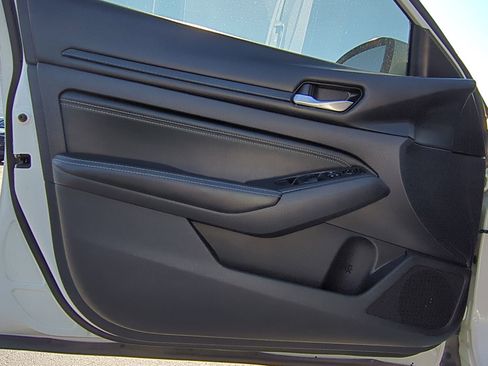 Used 2019 Nissan Altima 2.5 S image 14