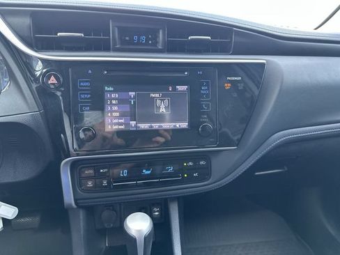 Used 2017 Toyota Corolla SE FWD image 17