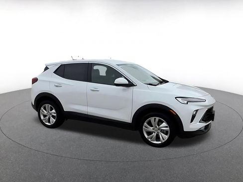 Used 2025 Buick Encore GX Preferred FWD image 2
