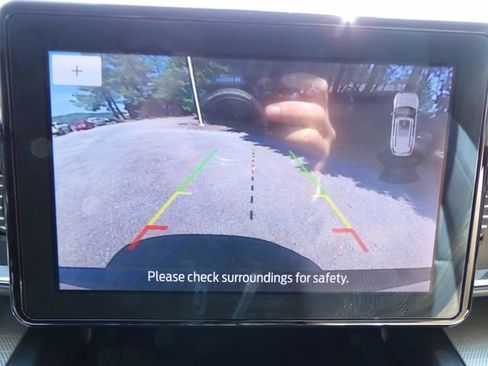 Used 2020 Ford Explorer XLT w/ Equipment Group 202A AWD/4WD image 27