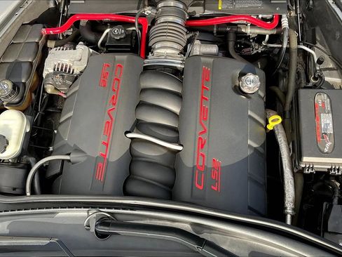 Used 2005 Chevrolet Corvette Coupe w/ Preferred Equipment Group RWD image 26