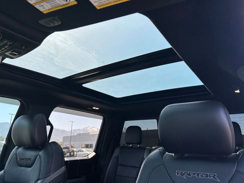 Used 2018 Ford F150 Raptor w/ Equipment Group 802A Luxury AWD/4WD image 32
