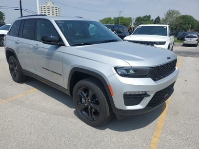 New 2025 Jeep Grand Cherokee Limited w/ Black Appearance Package