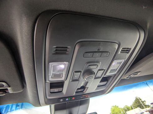 Used 2024 Chevrolet Tahoe High Country AWD/4WD image 20