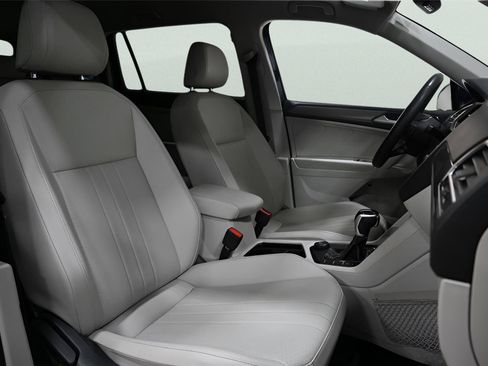 Used 2022 Volkswagen Tiguan SE AWD/4WD image 20