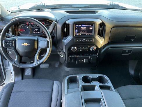Used 2024 Chevrolet Silverado 2500 Custom w/ Custom Value Package image 4