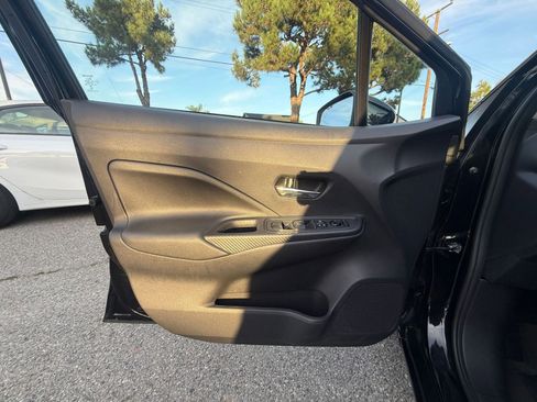 Used 2025 Nissan Versa SV image 18