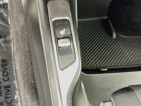 Certified 2025 Kia Sorento S w/ Panoramic Sunroof Package FWD image 22
