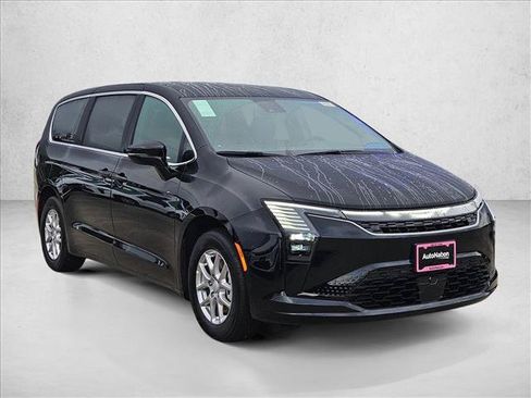 New 2027 Chrysler Pacifica Select FWD image 7