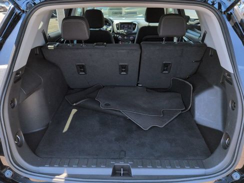 Used 2024 GMC Terrain SLE w/ Driver Convenience Package FWD image 13