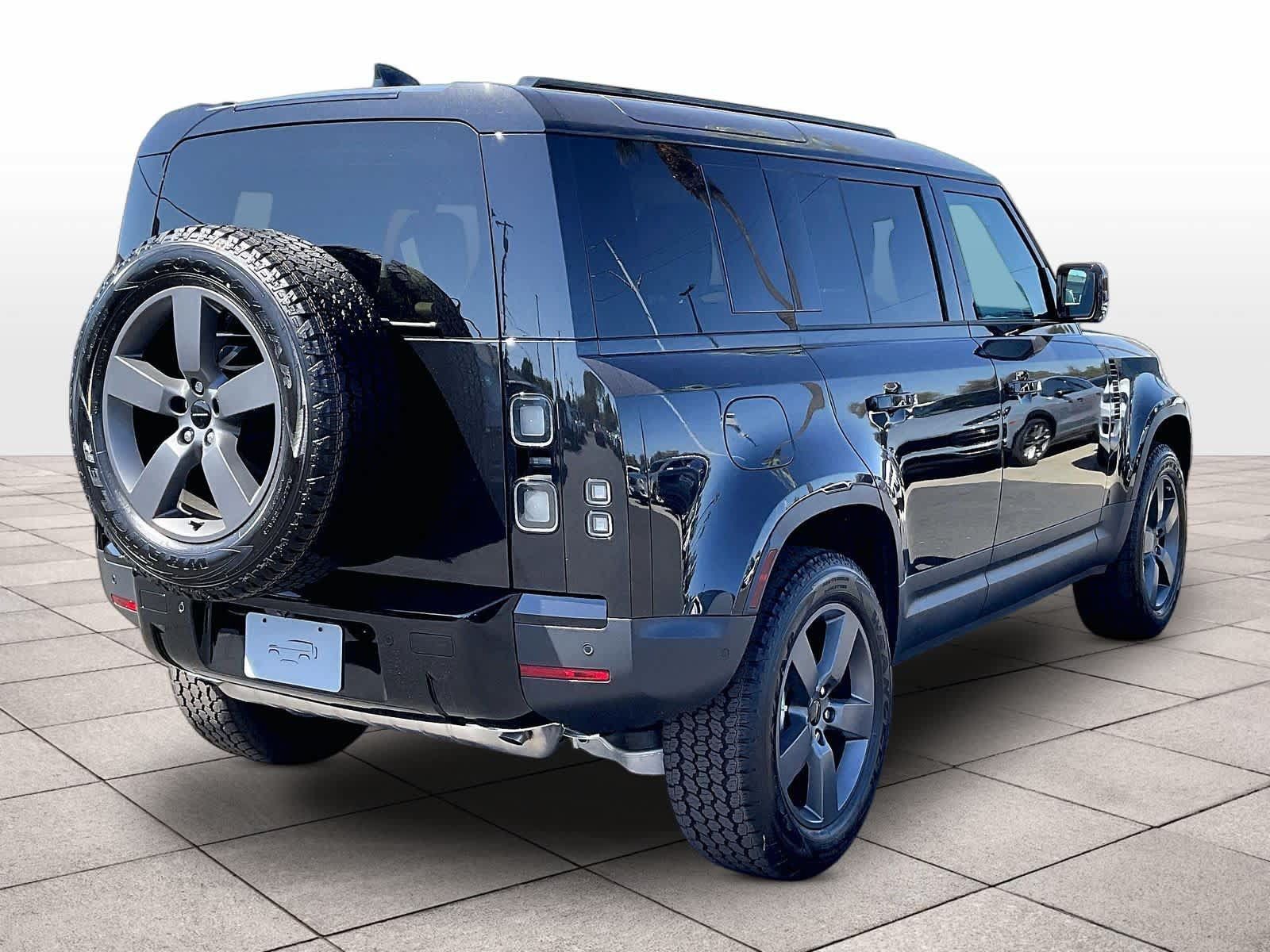 New 2026 Land Rover Defender 110 S AWD/4WD image 4
