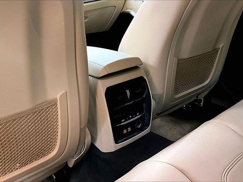 Used 2019 BMW 330i xDrive Sedan w/ Convenience Package image 25