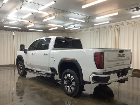 Used 2025 GMC Sierra 2500 Denali AWD/4WD image 8