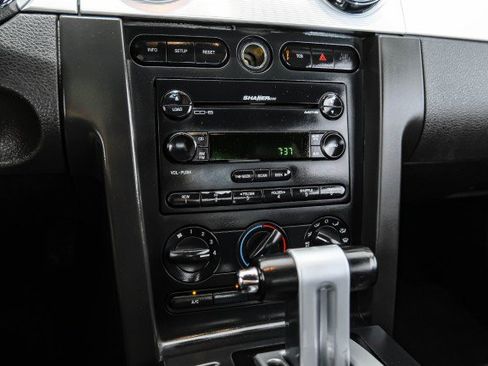 Used 2006 Ford Mustang GT RWD image 21