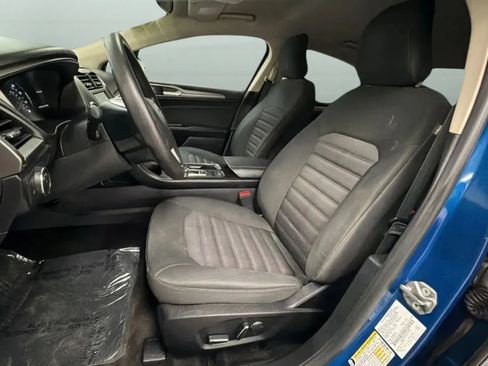 Used 2018 Ford Fusion SE w/ Fusion SE Technology Package FWD image 19