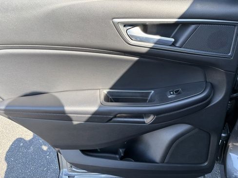Used 2024 Ford Edge SE w/ Black Appearance Package image 53