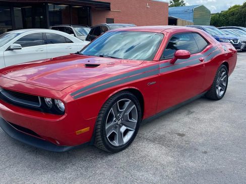 Used 2012 Dodge Challenger R/T image 4