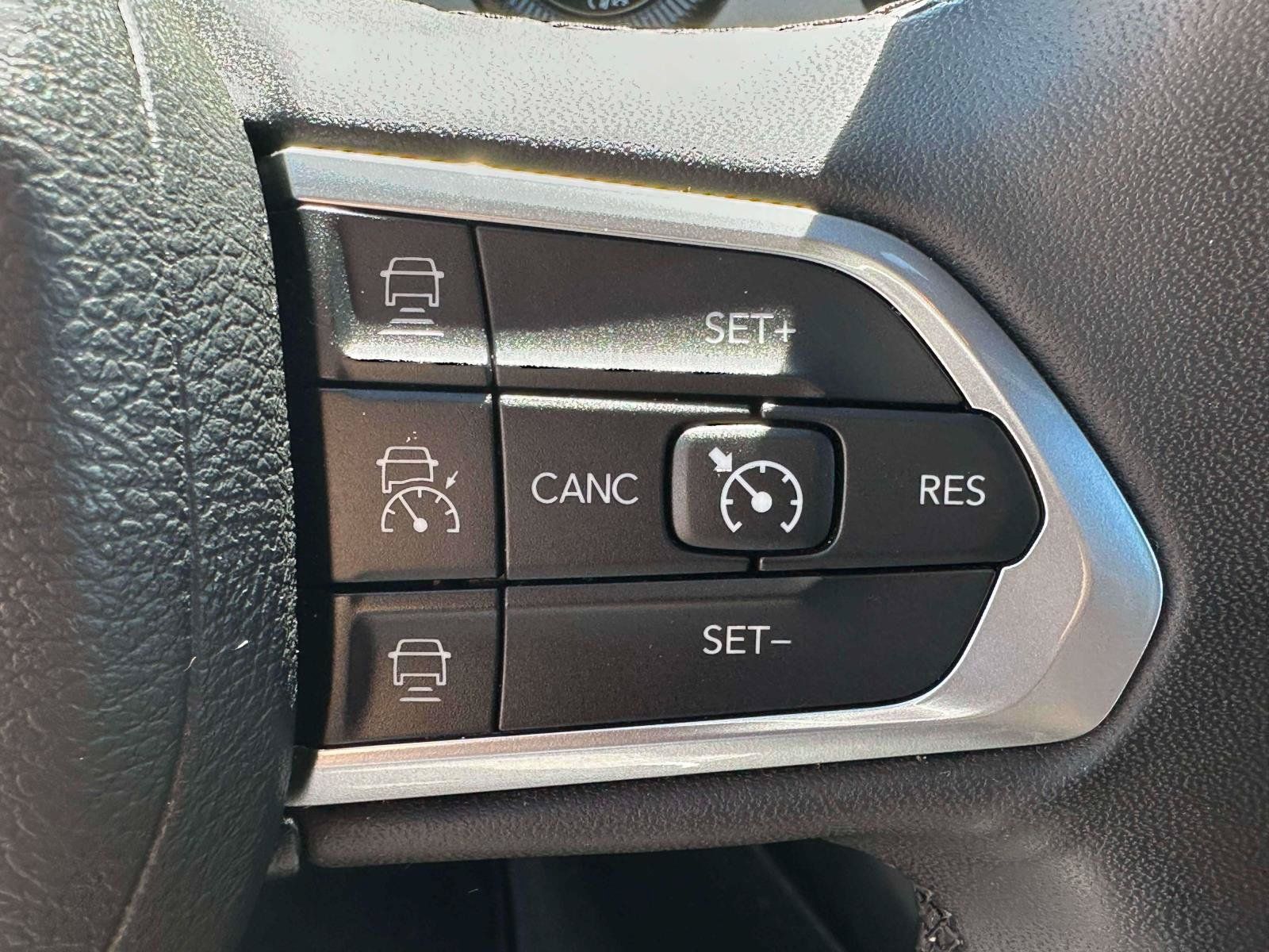 Used 2023 Jeep Compass Limited w/ Elite Group AWD/4WD image 19