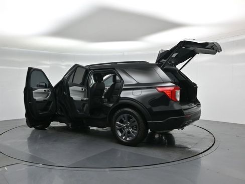Certified 2023 Ford Explorer XLT w/ Equipment Group 202A image 41
