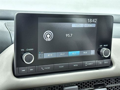 Used 2025 Honda HR-V LX image 21