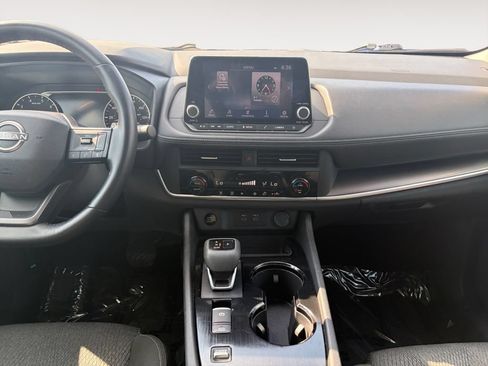 Used 2025 Nissan Rogue SV FWD image 11