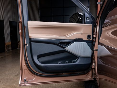 Used 2025 Lincoln Navigator Black Label AWD/4WD image 33