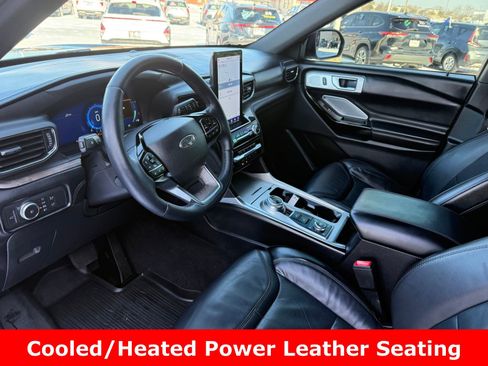 Certified 2022 Ford Explorer Platinum w/ Equipment Group 601A image 11
