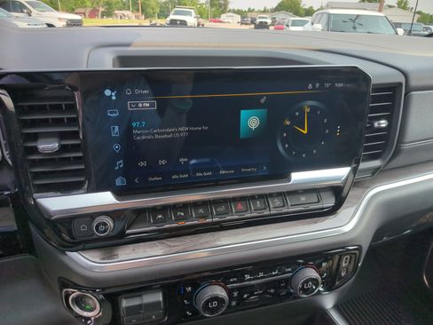 Used 2022 Chevrolet Silverado 1500 LTZ image 10